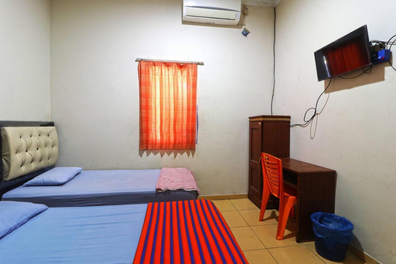 Wisma Cempaka 2 Syariah Hotel Parit  Exterior foto